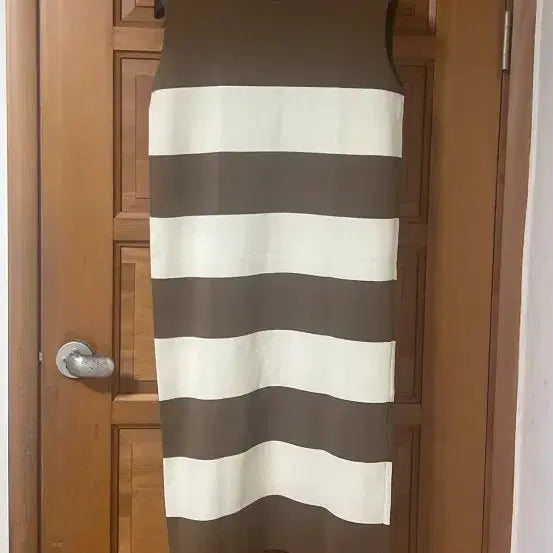 [BUNJANG] Moe Striped Sleeveless Long Dress / 모에 스트라이프 민소매 원피스
