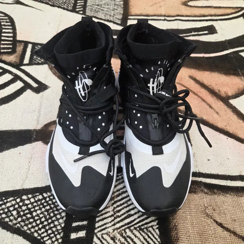 [BUNJANG] Nike Air Huarache Grip Black and White / 275 나이키 에어 허라취 그립 블랙 앤 화이트