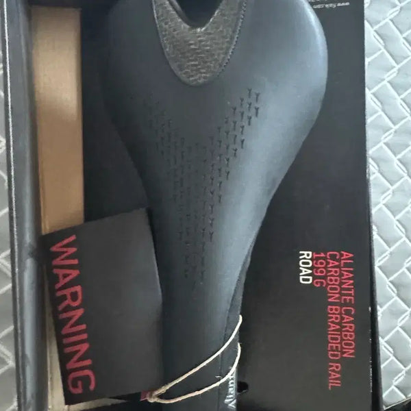 [BUNJANG] Fizik Aliante Carbon Braided Rail Road Saddle / 피직 알리안테 카본 브레이디드 레일 (Fizik Aliante Carbon Braided Rail)