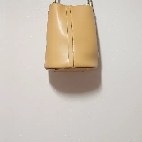 [BUNJANG] DECKE Classic Camel Beige Leather Bucket Bag (Shoulder/Cross) / 한섬 덱케] 클래식 카멜 베이지 레더 버킷백 (숄더/크로스)