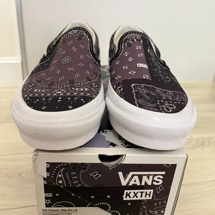 [BUNJANG] Vans Vault x Kith 10th Anniversary OG Slip-On LX Scarab Bandana / 반스 볼트 X KITH 10주년 OG 슬립온 LX 스카랍 반다나 265