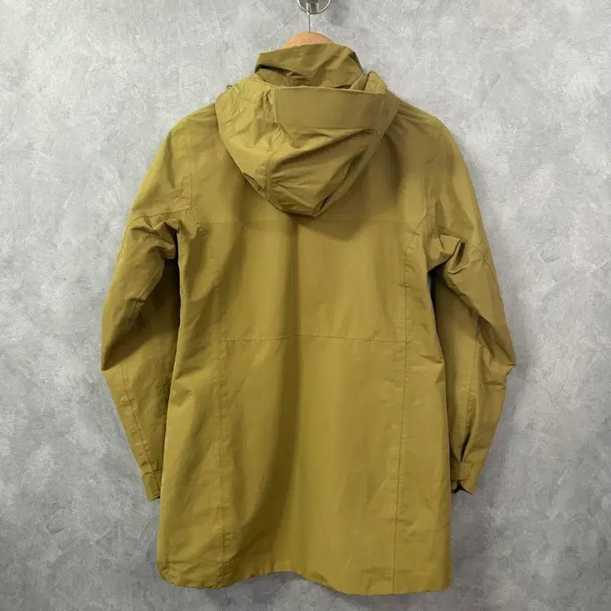 [BUNJANG] The North Face Women's Khaki Windproof Functional Jacket (Size 85) / 노스페이스 여성 85 카키색 방풍 기능성 자켓