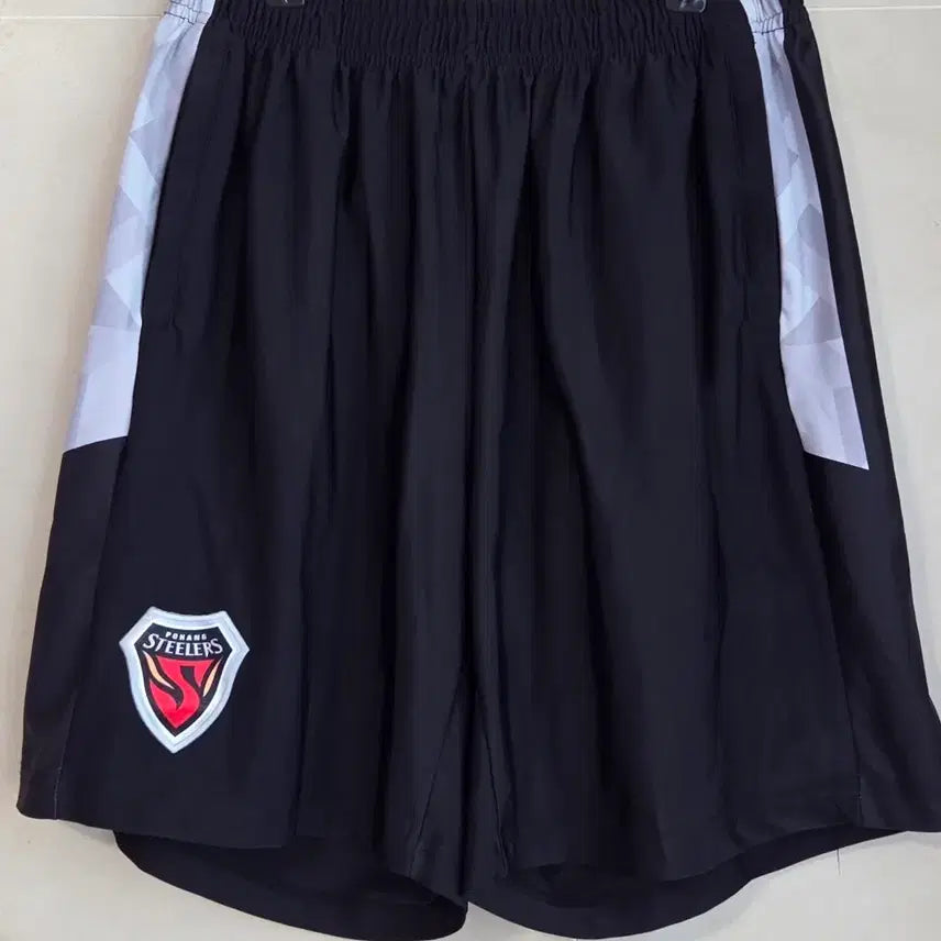 [BUNJANG] Pohang Steelers Soccer Shorts Size 110 / 포항스틸러스 축구 반바지 110