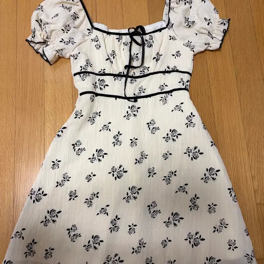 [BUNJANG] Floral Mini Dress / 잔꽃 미니 원피스
