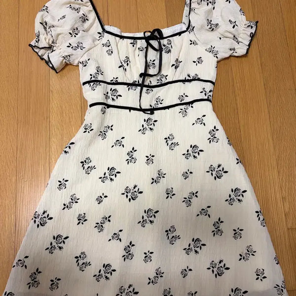 [BUNJANG] Floral Mini Dress / 잔꽃 미니 원피스