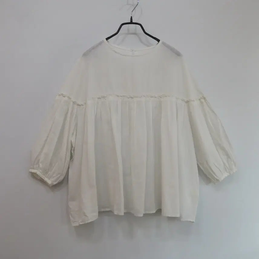 [BUNJANG] White Frill Shirring Linen Blouse / 화이트 프릴 셔링 린넨 블라우스