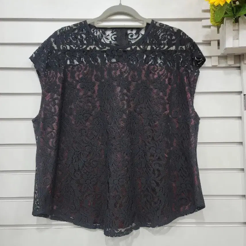 [BUNJANG] Elegant Black Lace Blouse / #여성의류고급스러운 블랙 레이스 소재로 제작된 블라우스