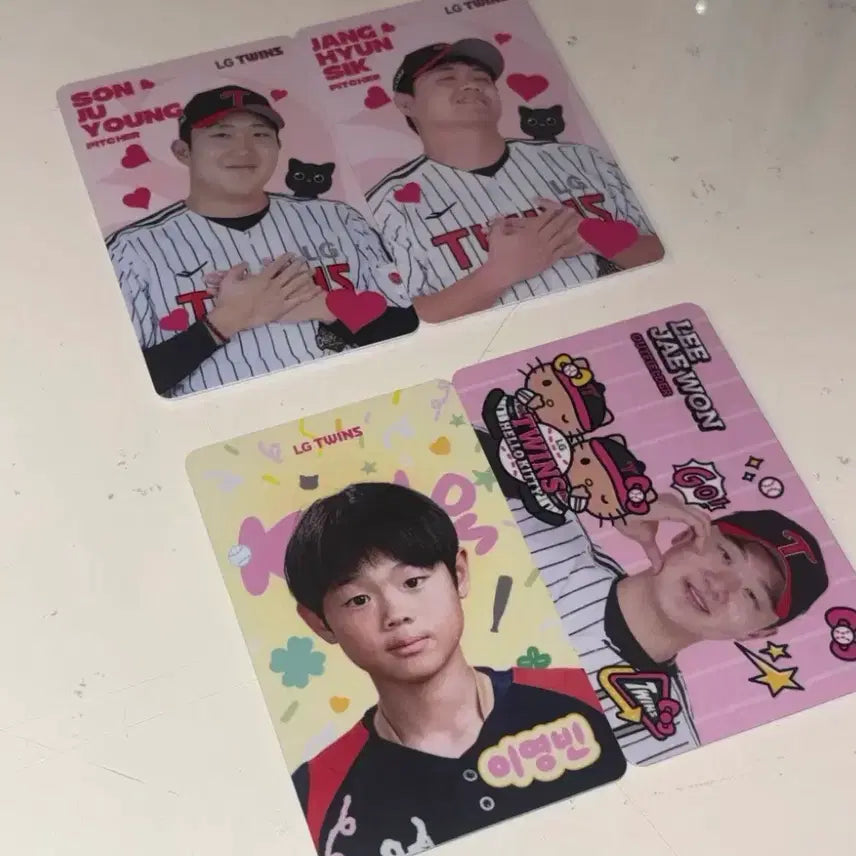[BUNJANG] LG Twins Shiny Tanning Kitty Photocard Son Ju-young Lee Young-bin / 엘지트윈스 심쿵 태닝키티 포토카드 정가양도 손주영 이영빈