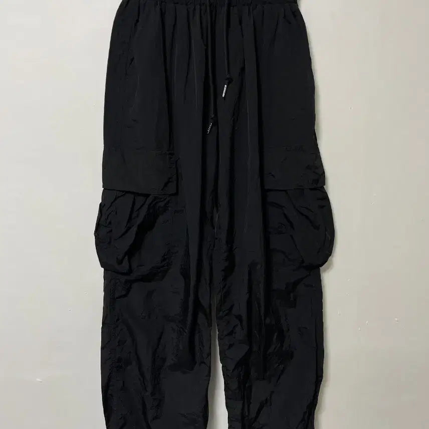 [BUNJANG] Black Nylon Cargo Banding String Wide Pants / 28-32 블랙 나일론 카고 밴딩 스트링 와이드팬츠 바지