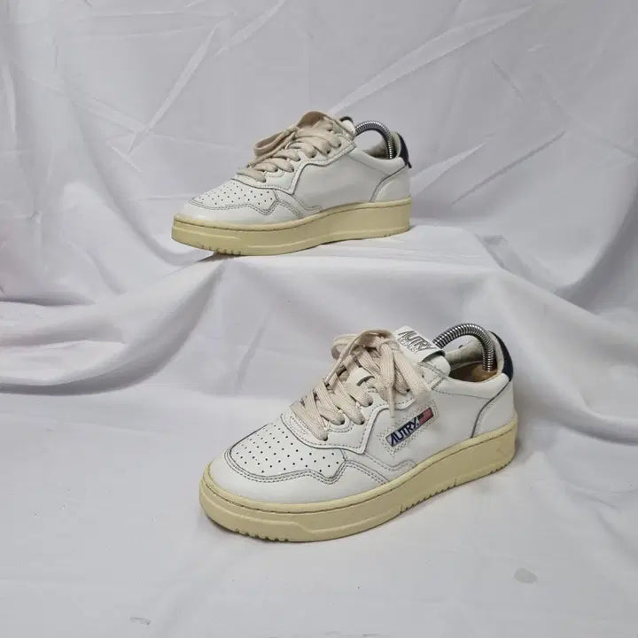 [BUNJANG] Douha Vintage Autry Medalist Low Sneakers / 두하빈티지 36 230 오트리 메달리스트 로 스니커즈 운동화