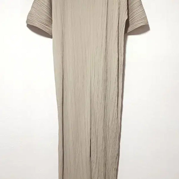 [BUNJANG] Evercube Pleated Collar Long Dress (Free Size, Beige Brown) / evercube 에버큐브]  카라 플리츠 롱 원피스 (Free/베이지 브라운)