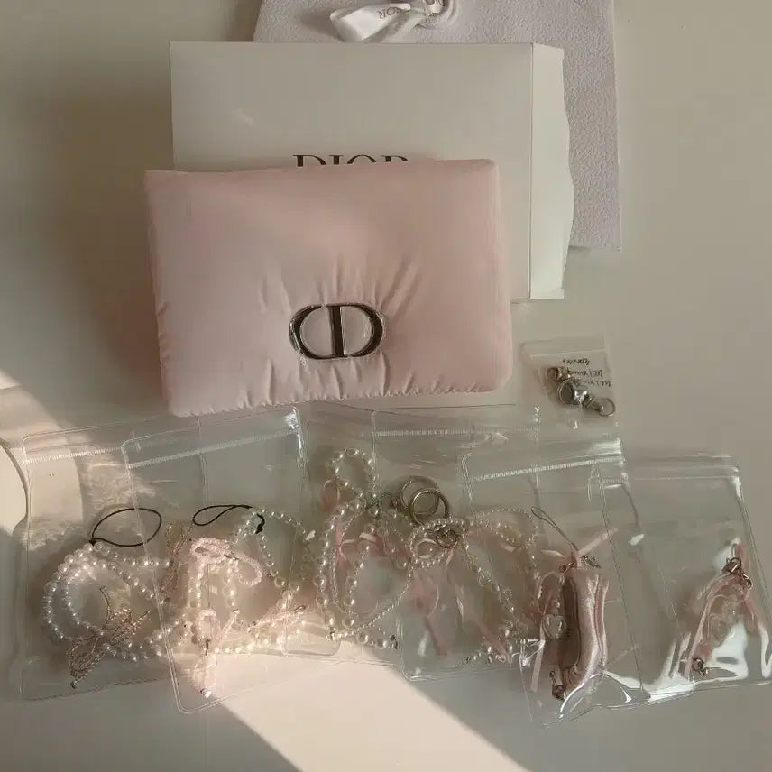 [BUNJANG] Dior Pink Pouch with Strap / 디올 핑크 쿠션 파우치, 스트랩