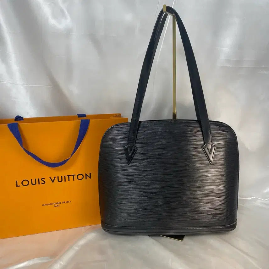 [BUNJANG] Louis Vuitton Epi Leather Tote Bag MM Black / 루이비통 에피 토트백 MM 블랙 쇼핑백 포함