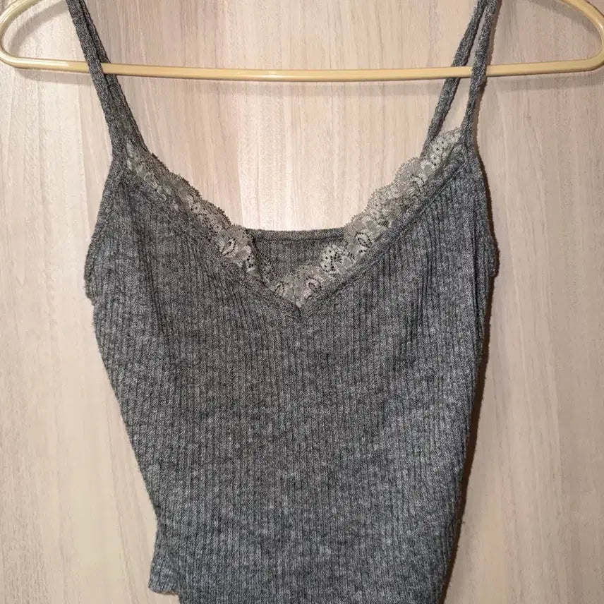 [BUNJANG] Lace Detail Grey Cropped Tank Top / 레이스 그레이 크롭 나시