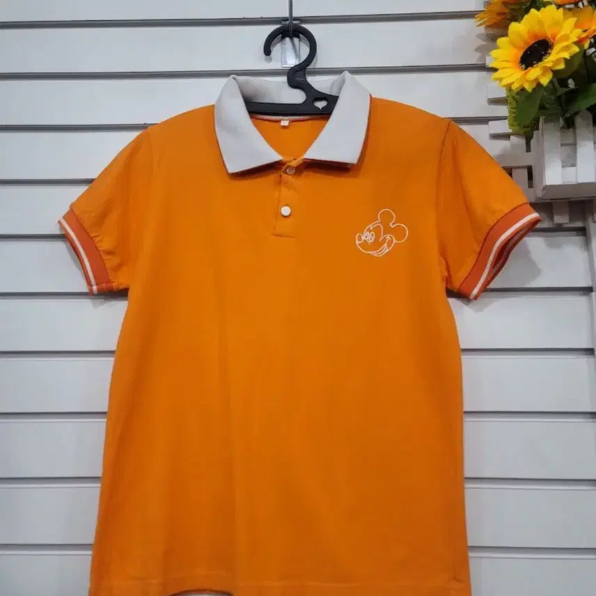 [BUNJANG] Mickey Mouse Short Sleeve Polo Shirt (Orange) / #여성의류귀여운 미키마우스 캐릭터가 포인트인 오렌지 색상의 반팔 카라티