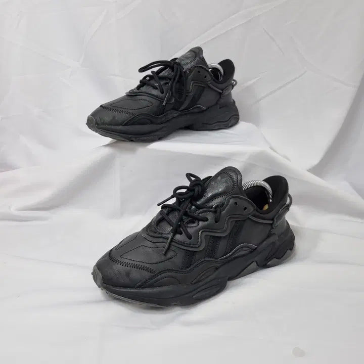 [BUNJANG] Duha Vintage Adidas Ozweego Black Sneakers / 두하빈티지 265 아디다스 오즈위고 블랙 스니커즈