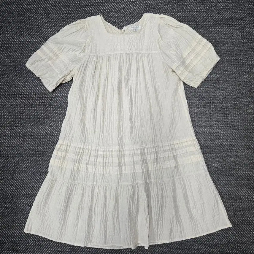 [BUNJANG] Thursday Island Square Neck Pintuck Dress / 써스데이아일랜드 스퀘어넥 핀턱 원피스
