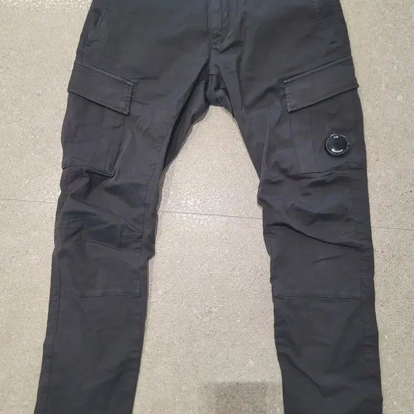 [BUNJANG] C.P. Company Cargo Pants Black / C.P. 컴퍼니 카고 팬츠 블랙
