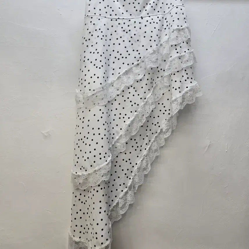 [BUNJANG] Polka Dot Lace Asymmetric Skirt / 땡땡이 레이스 언발 스커트