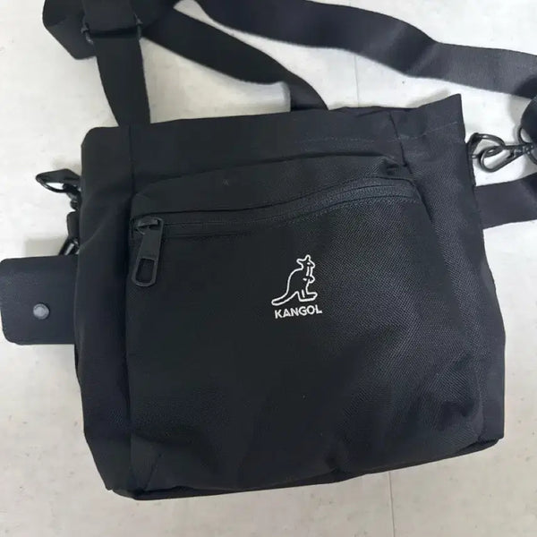 [BUNJANG] Kangol Crossbody Bag Black / 캉골 크로스백 블랙