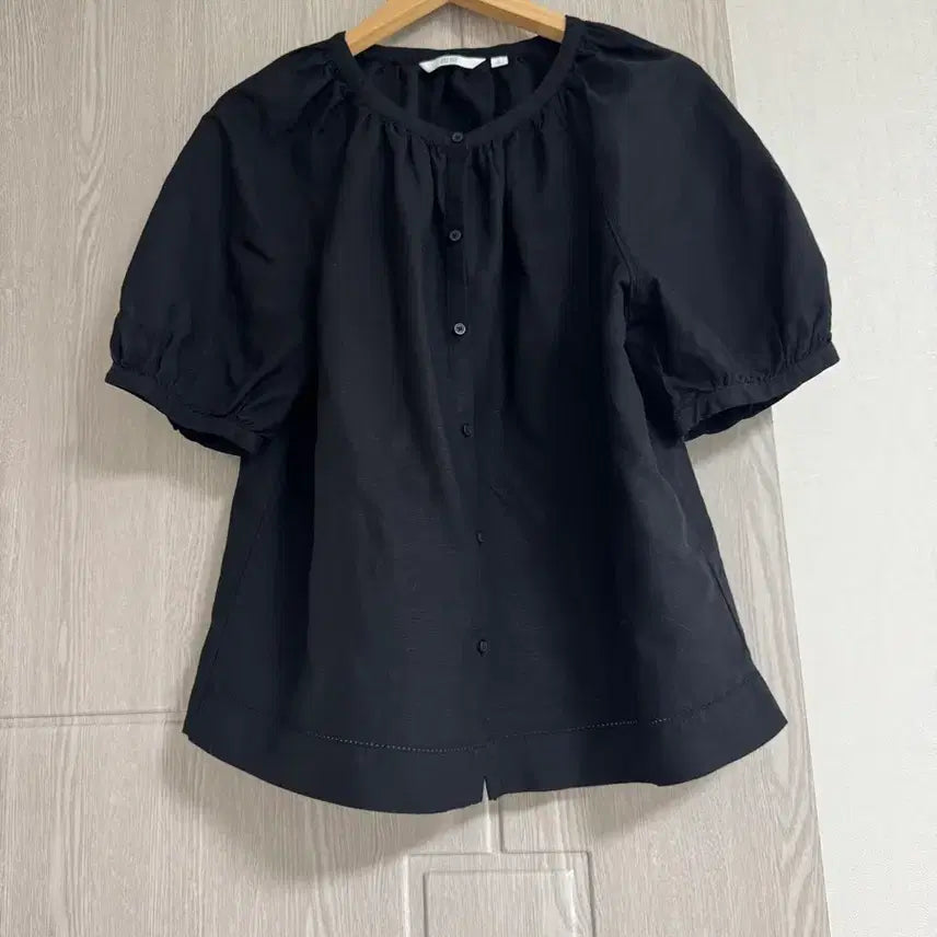 [BUNJANG] Uniqlo Linen Puff Sleeve Blouse / 유니클로 린넨 퍼프 소매 블라우스 새상품