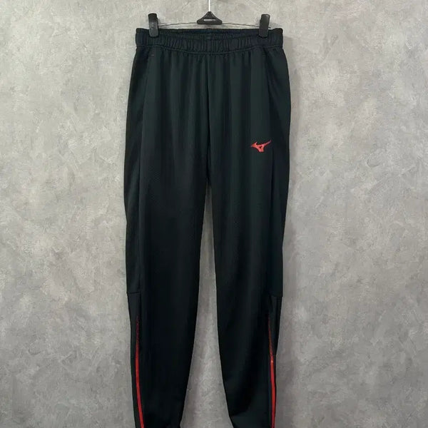 [BUNJANG] Mizuno Training Pants Black Red Line L / 미즈노 트레이닝 바지 검정 레드 라인 L