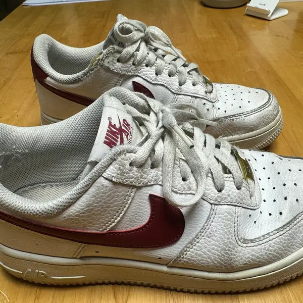 [BUNJANG] Nike Air Force 1 Team Red Edition Gold Badge Sneakers (260mm) / 나이키 에어포스 1 팀레드 에디션 금장뱃지 260