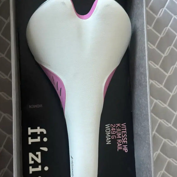 [BUNJANG] Fizik Vitesse HP K:ium Rail Women's Saddle / 피직 비테세 HP 키움 레일 여성용 (Fizik Vitesse HP K:ium Rail Woman)