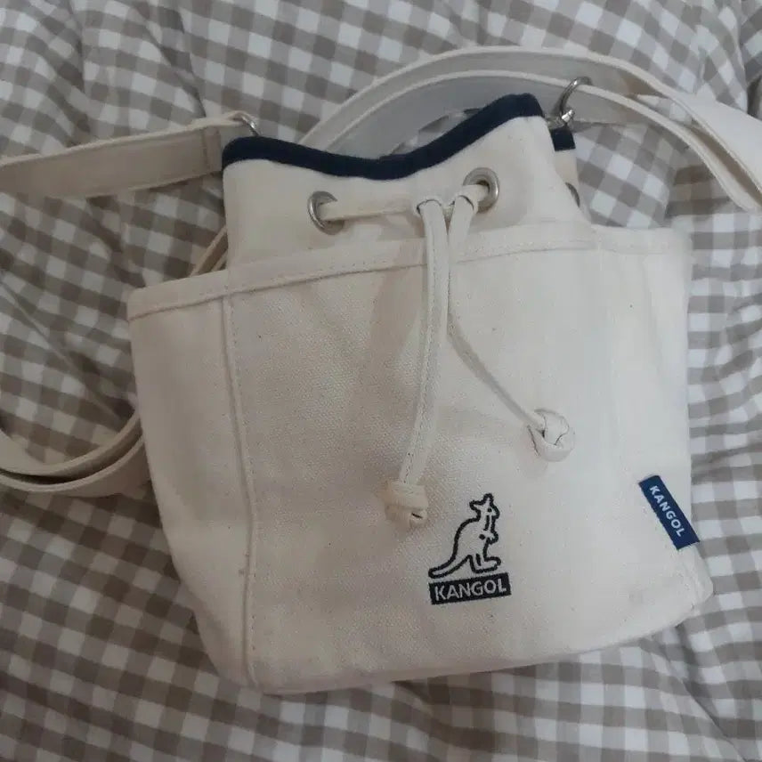 [BUNJANG] Kangol Canvas Bucket Shoulder Bag Ivory / 캉골 버킷백 아이보리 캔버스 숄더백
