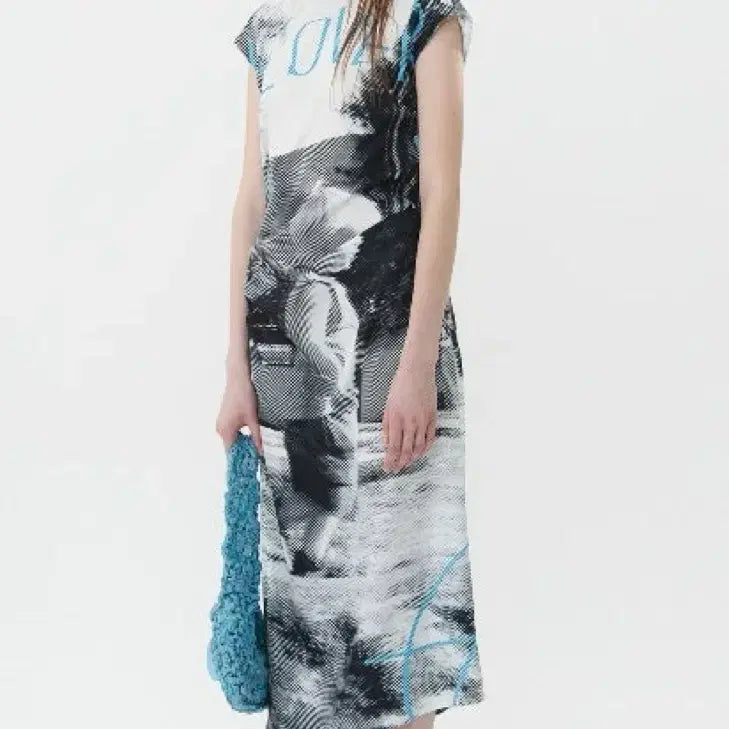 [BUNJANG] TheOpenProduct 21ss Sleeveless Drawing Graphic Dress / 더오픈프로덕트 오픈와이와이 21ss 슬리브리스 드로잉 그래픽 원피스