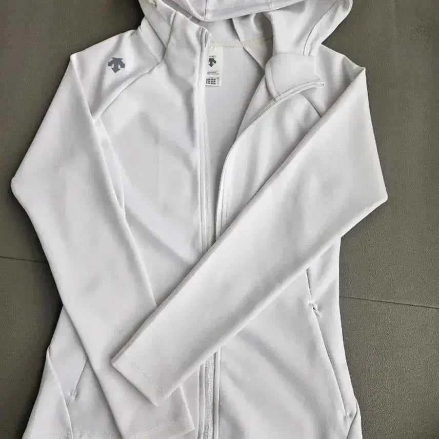 [BUNJANG] Descente White Hooded Zip-Up Jacket / 데상트 후드집업 화이트