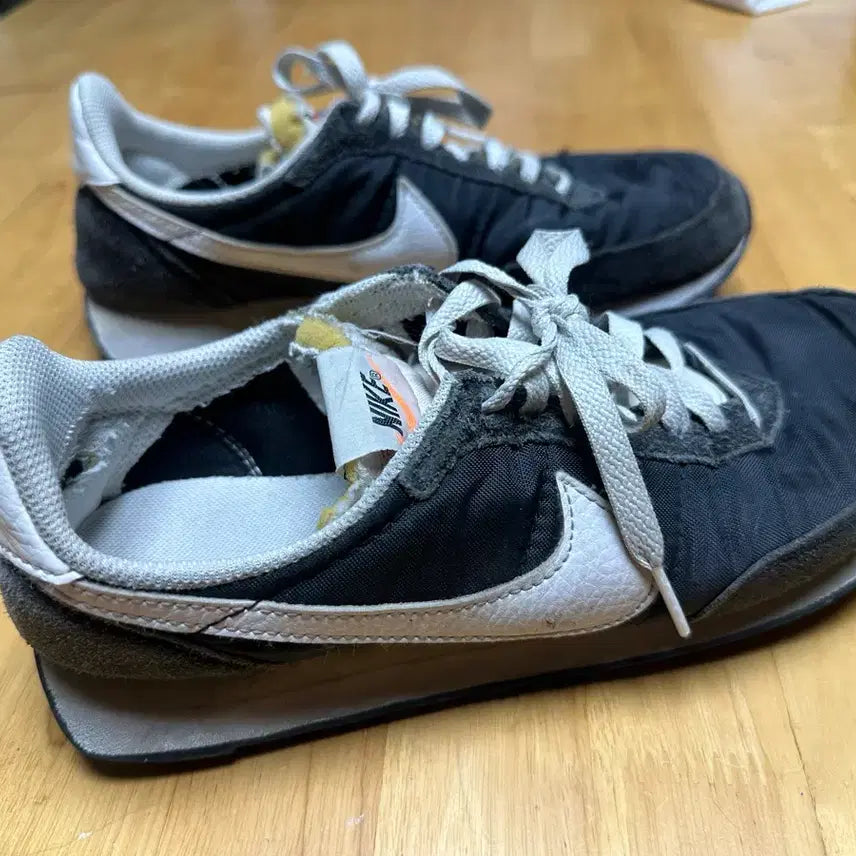 [BUNJANG] Nike Waffle Trainer 2 Black/White Sneakers (255) / 나이키 와플트레이너 2 블랙화이트 255
