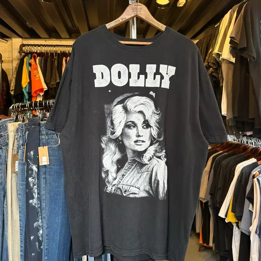 [BUNJANG] Dolly Parton Singer-Songwriter Graphic T-Shirt / [110]돌리 파튼 Dolly Parton 싱어송라이터 프린팅 티셔츠