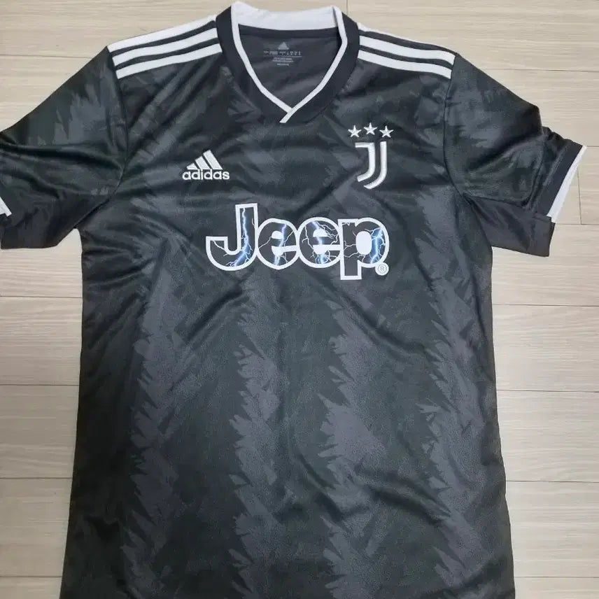 [BUNJANG] 22-23 Juventus Away Jersey (Size M) / 22-23시즌 유벤투스 유니폼 s급