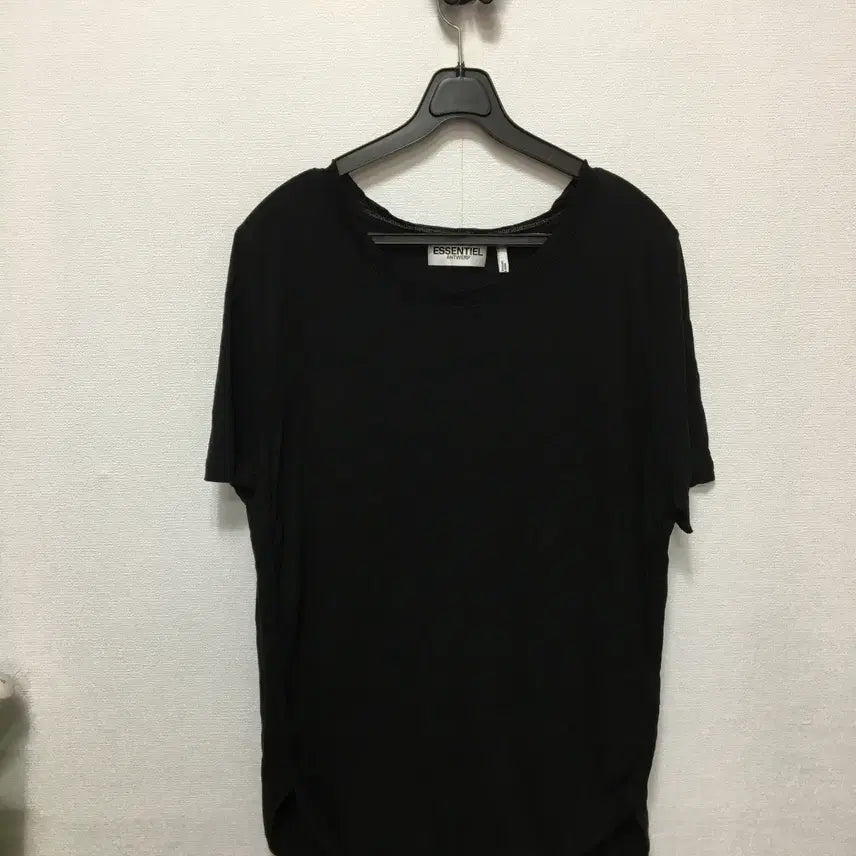 [BUNJANG] Essentiel Antwerp Women's Short Sleeve Round Neck T-Shirt / 에센셜앤트워프 여성 반팔 라운드티셔츠