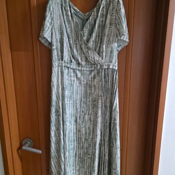 [BUNJANG] Green Pleated Detail Midi Dress / (새상품) 어깨 양쪽 핀턱&한쪽 플리츠 주름 그린 원피스(66)