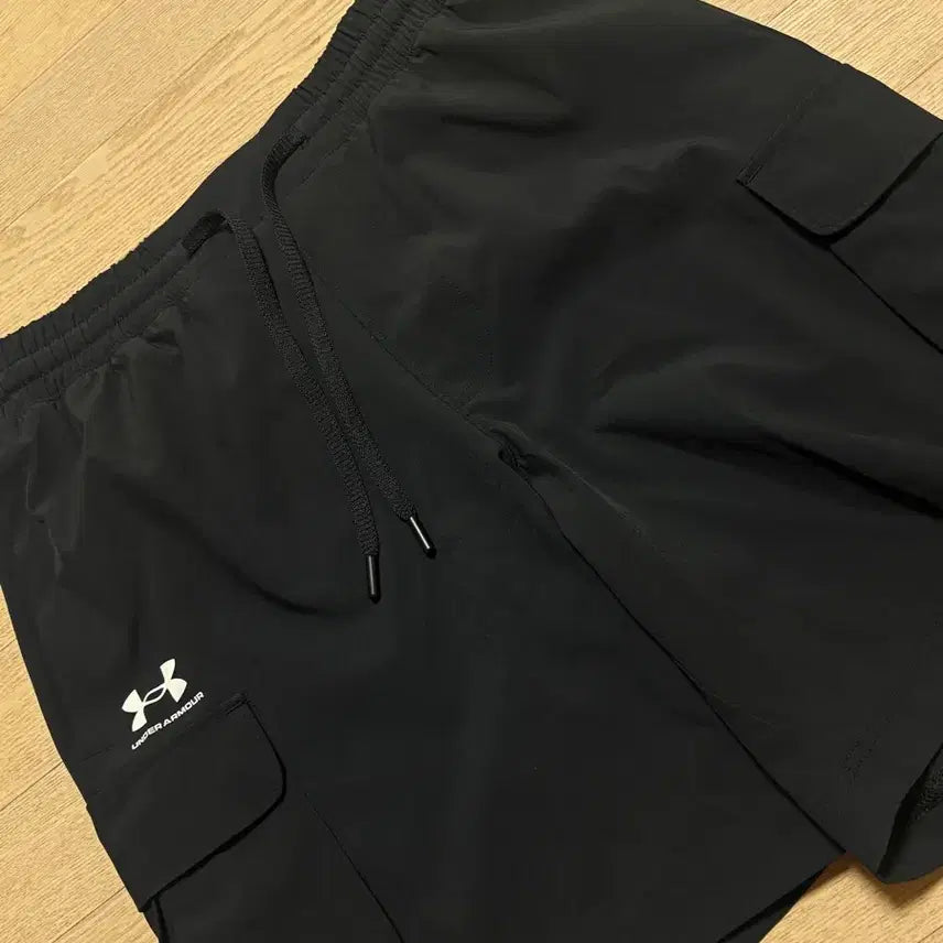[BUNJANG] Under Armour UA Tech Woven 8-inch Cargo Shorts Men's / 언더아머 UA 바이브 우븐 남성 8인치 카고 쇼츠