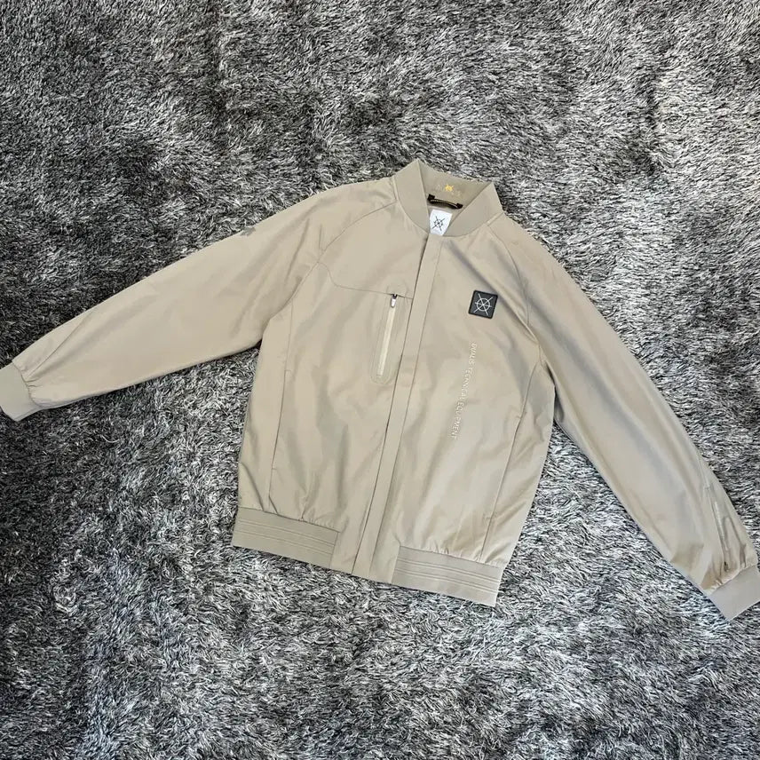 [BUNJANG] Descente Dualist Stadium Neck Bomber Jacket (Size 95) / (새) 데상트 듀얼리스 스타디움넥 봄버 자켓 (95)