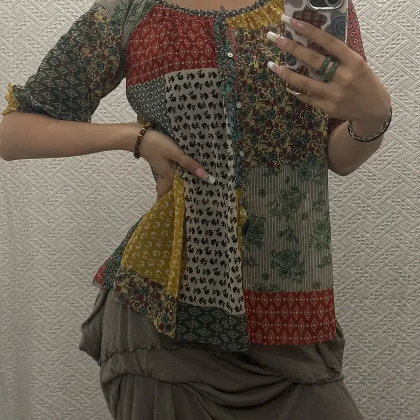 [BUNJANG] Zara Patchwork Sheer Short-Sleeve Blouse / 자라 하구미 오리엔탈 키치 패치워크 시어 반팔 블라우스 K0551