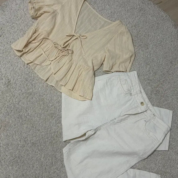 [BUNJANG] Warm Tone Set: Blouse + Cream Straight Pants / 웜톤 세트 (블라우스 + 크림 일자팬츠)