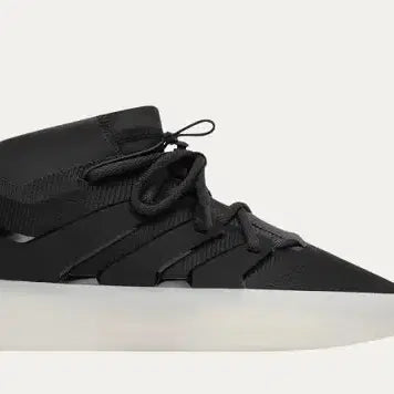 [BUNJANG] Fear of God x Adidas Basketball Trainer 1 & Travis Scott x Nike Air Trainer 1 / 피어오브갓 X 아디다스 바스켓볼/트래비스 스캇 트레이너 1
