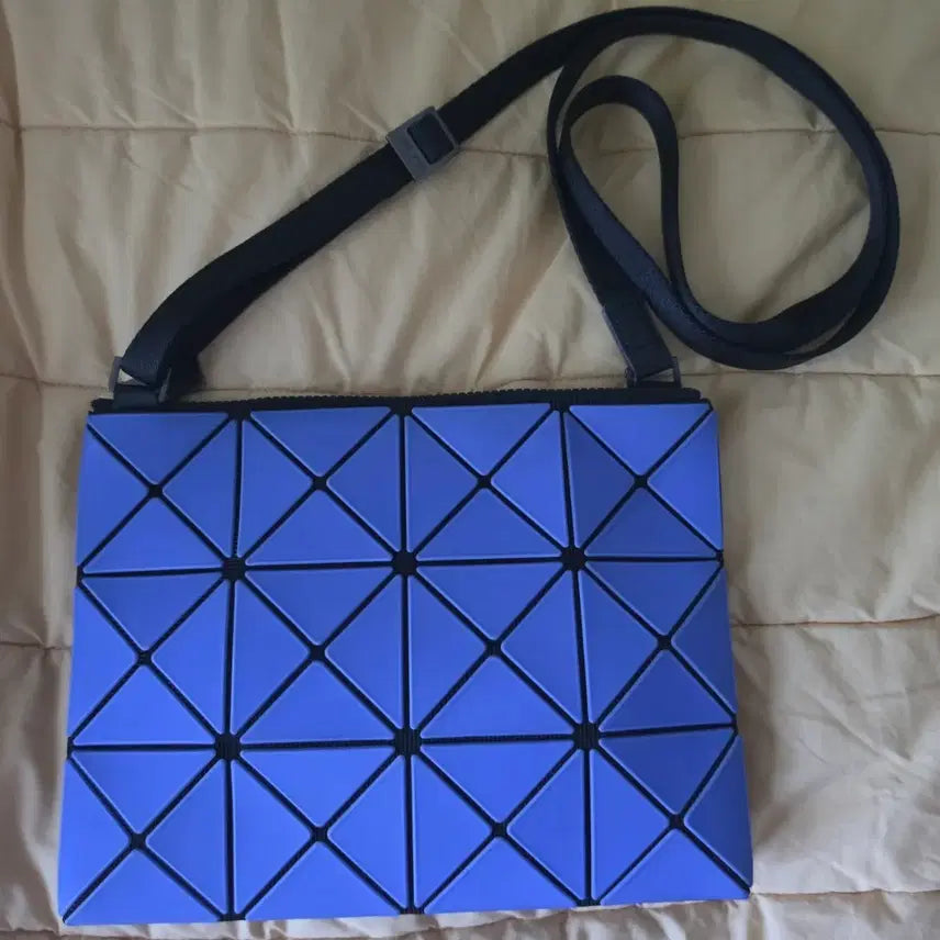 [BUNJANG] Issey Miyake Bao Bao Crossbody Bag Blue / 정품 바오바오 크로스백 블루