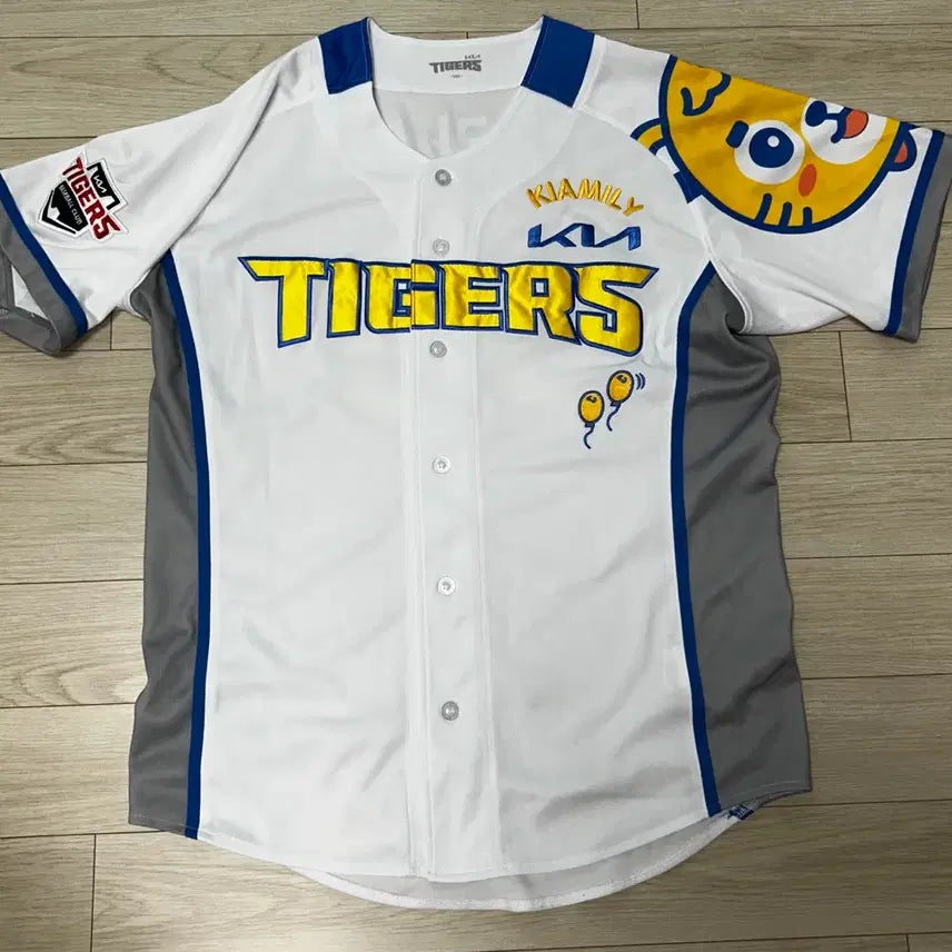 [BUNJANG] Kia Tigers Gamily Replica Jersey Socrates Marked XL / 기아타이거즈 갸밀리 레플리카 XL 소크라테스 마킹 팝니다