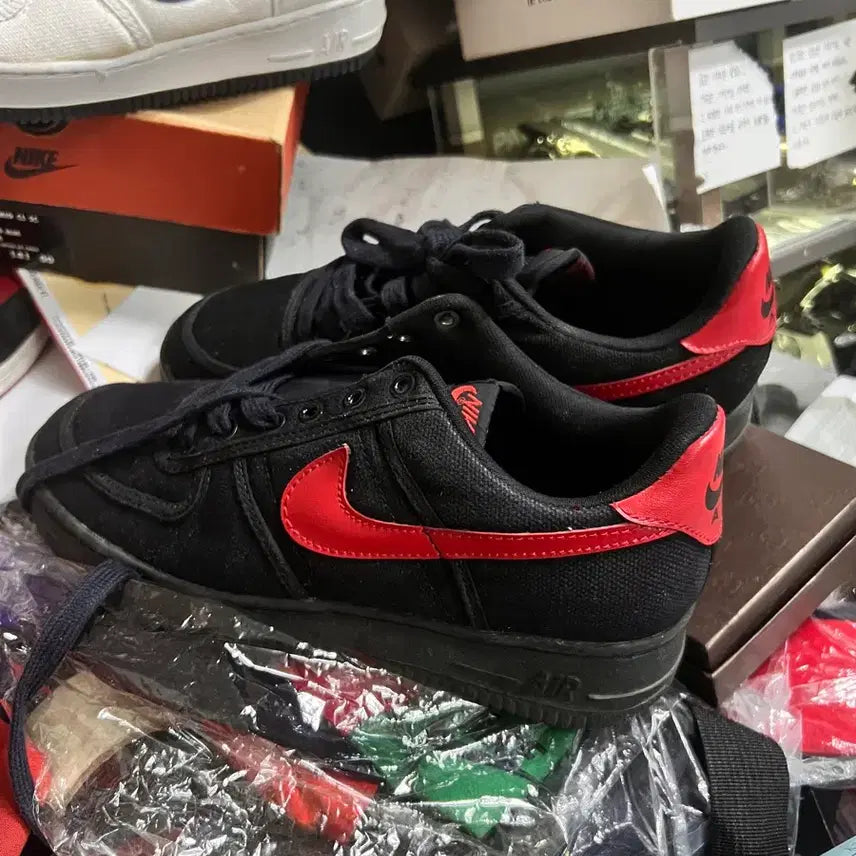 [BUNJANG] Nike Air Force 1 Low '07 "Black Red" 1994 - Size 10 US / 94년 에어포스1 cvs 검빨 로우 280