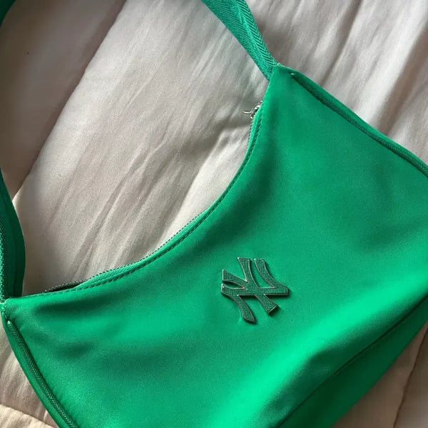 [BUNJANG] MLB Nylon Hobo Bag / 세일!!MLB 나일론 호보백(착용사진 있음)