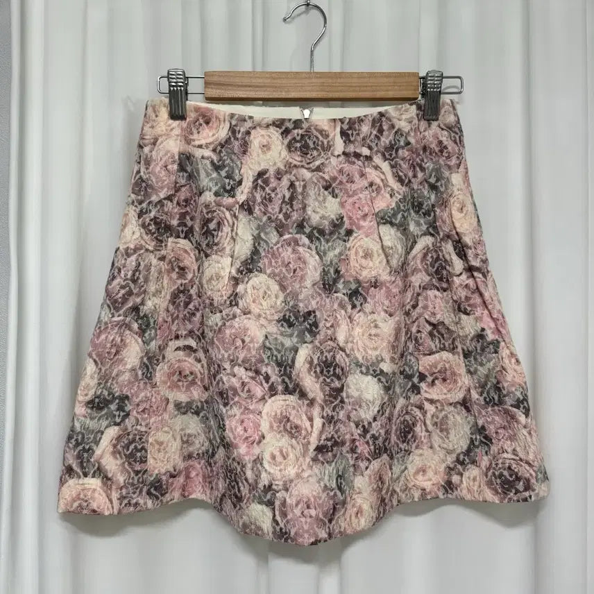 [BUNJANG] ROEM Jacquard Flower Skirt / 로엠 수지 자가드 플라워 스커트