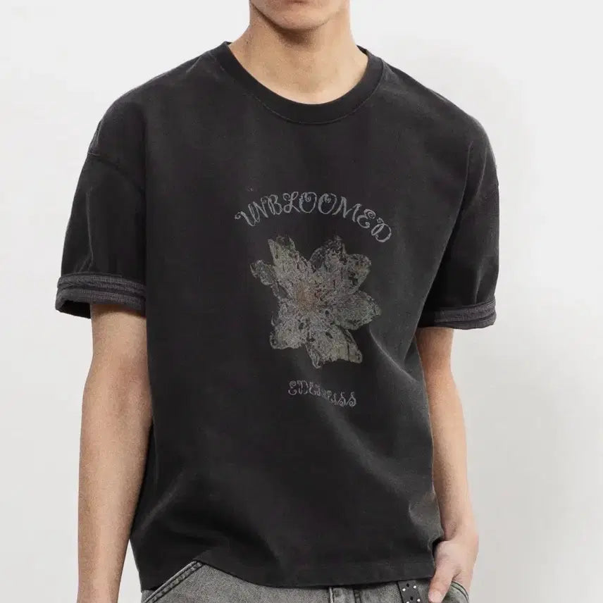 [BUNJANG] Begin 202 Dried Flower Crop Roll-Up T-Shirt (Washed Black) / 비긴 202 드라이 플라워 크롭 롤업 티셔츠 반팔  [워시드 블랙]