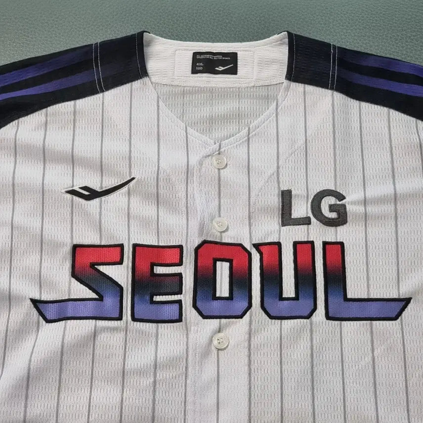 [BUNJANG] LG Twins Pro-Specs Authentic Seoul Night Uniform Kim Hyun Soo Size 120 / LG 엘지 트윈스 어센틱 서울의 밤 유니폼 120 김현수
