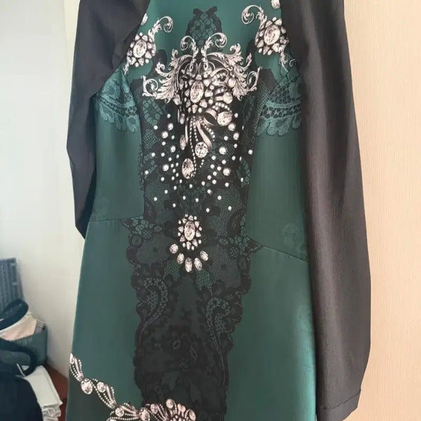[BUNJANG] The Izzat Green Lace Trimmed Dress / 더 아이잗 그린 레이스 장식 원피스