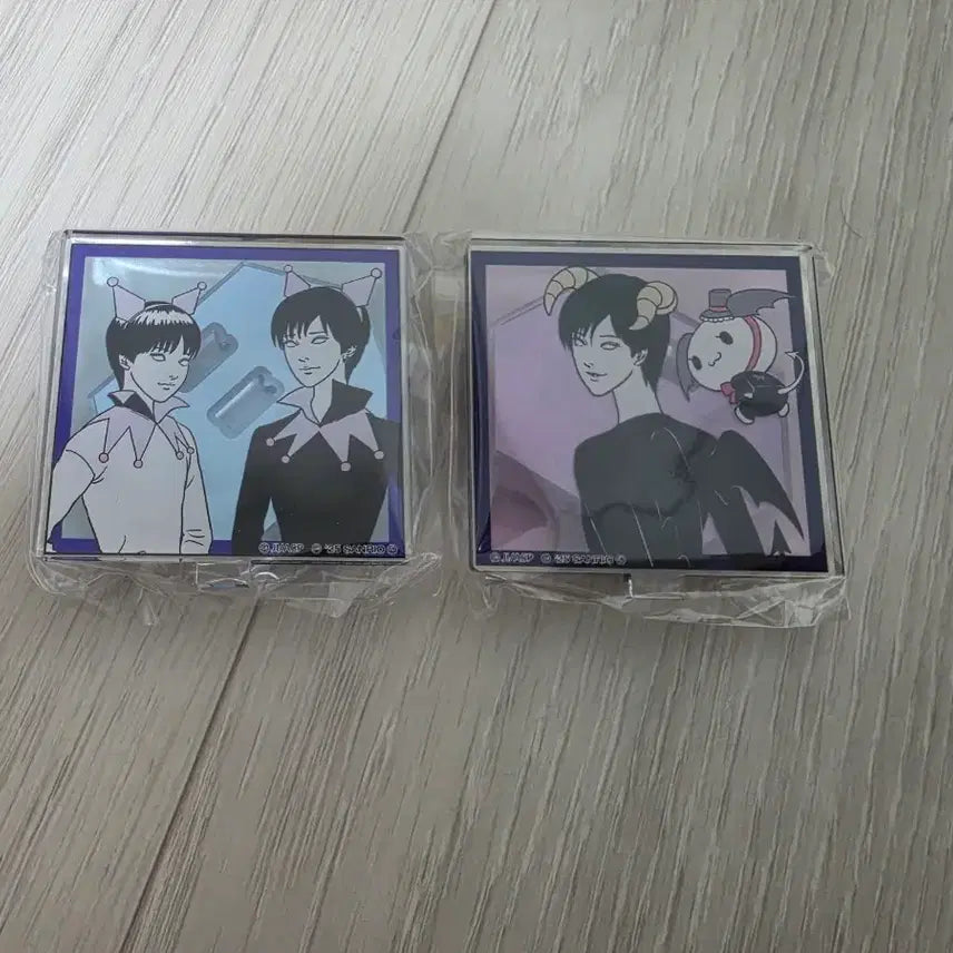 [BUNJANG] Junji Ito x Hello Kitty Collaboration Acrylic Stand Set / 이토준지 헬로키티 콜라보 아크릴 스탠드 2종 판매합니다